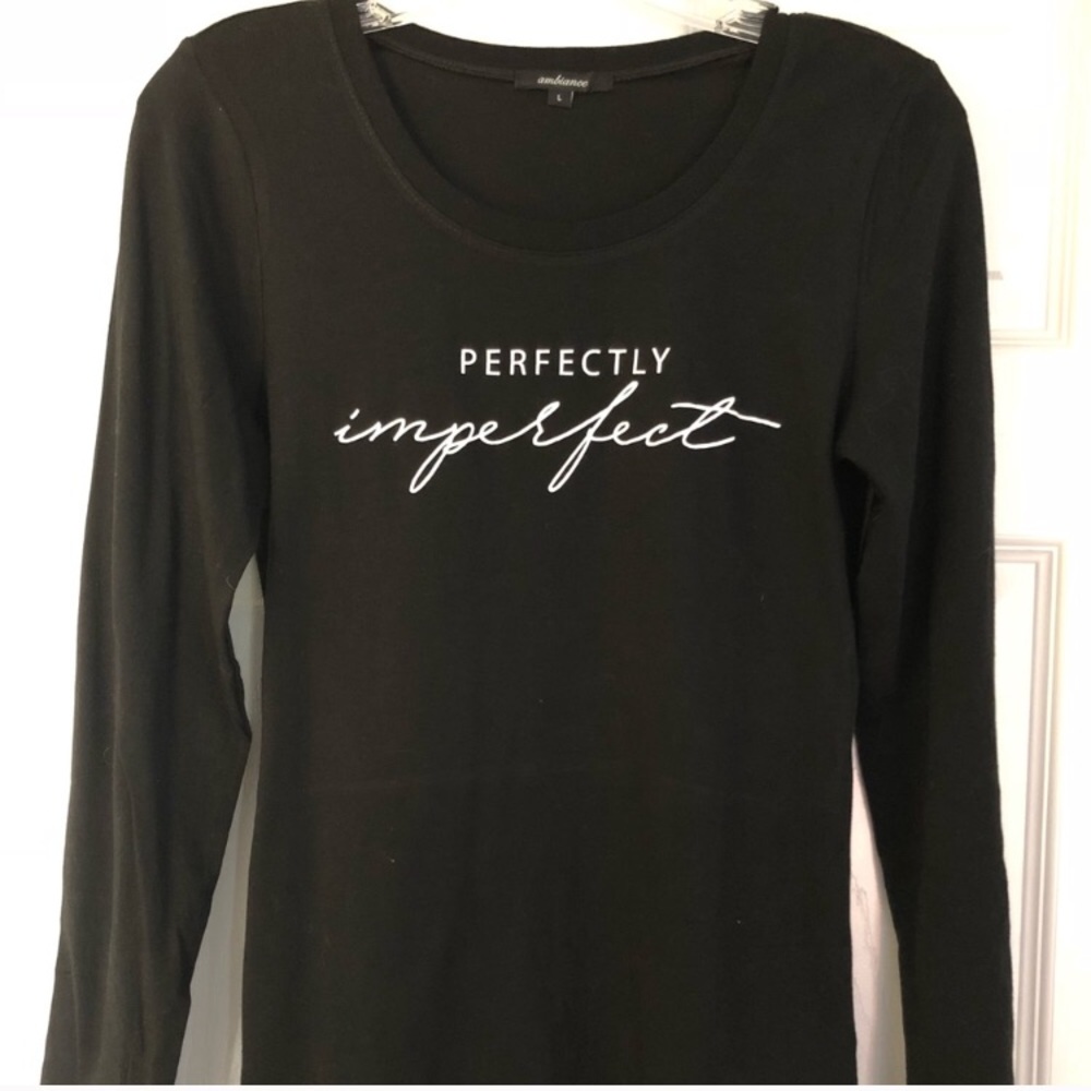 •Closeout• Graphic Tee
